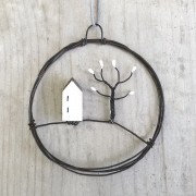 Small Rusty Wire Wreath - House and Tree